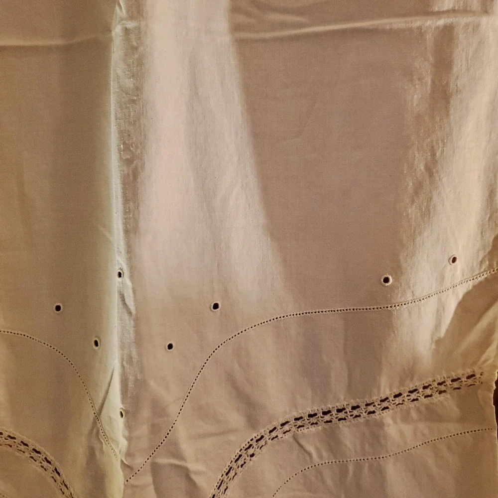 Table Linen Topper Vintage White Cotton Eyelet Lace 41.5